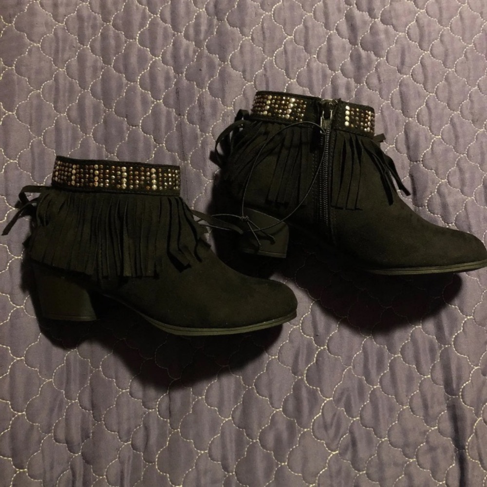 Girls Black Fringe Short Boots